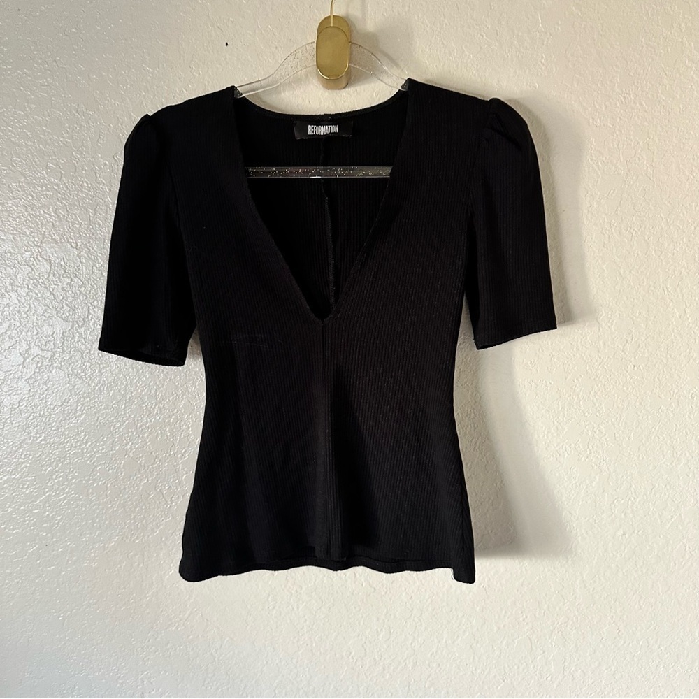 Reformation black ribbed deep plunge v neck top size XS - Picture 8 of 9